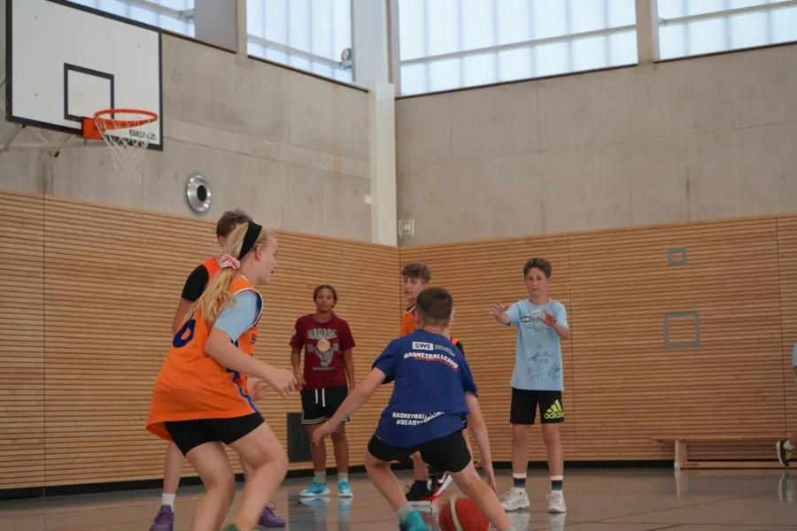 Teilnehmer beim Teamspiel