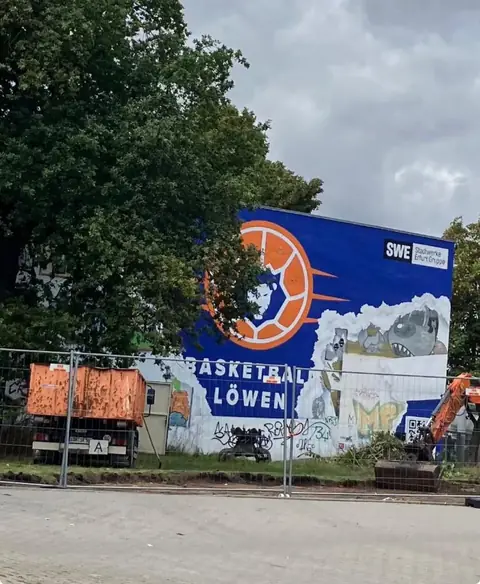 Rohbau des LÖWENPARK von außen
