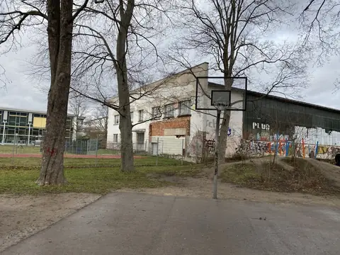 Sporthalle im Innenausbau, Weitwinkel